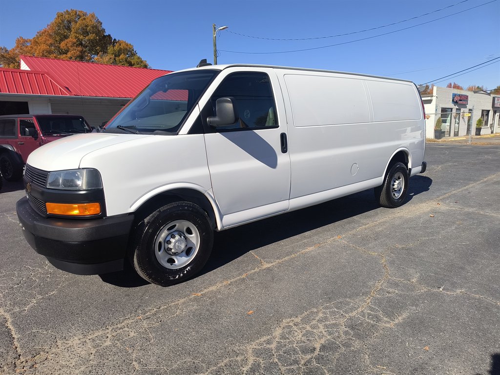 2018 Chevrolet Express Cargo Work Van's photo