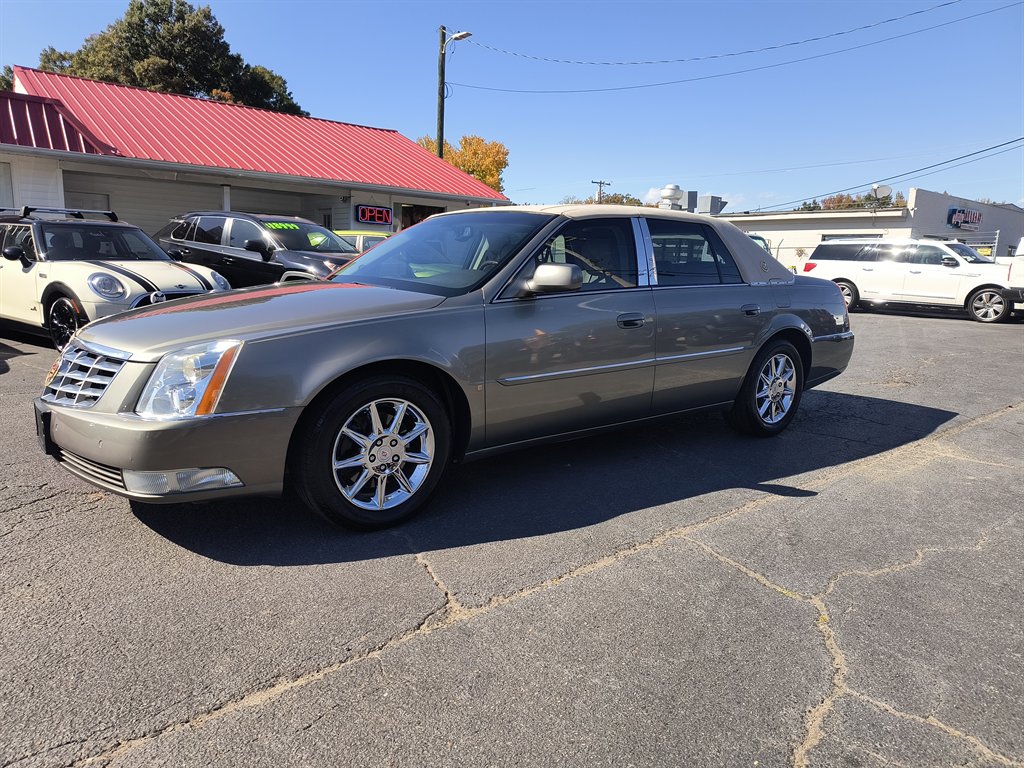 2010 Cadillac DTS Luxury Collection