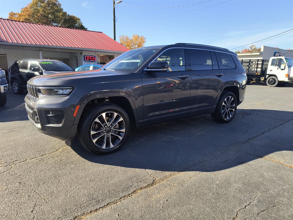 2021 Jeep Grand Cherokee L Overland's photo