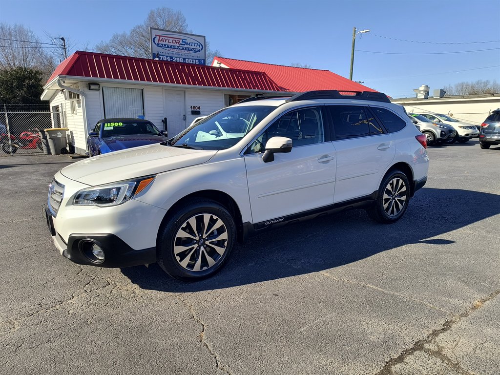 2017 Subaru Outback Limited's photo