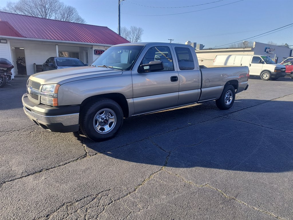 2003 Chevrolet Silverado Base's photo