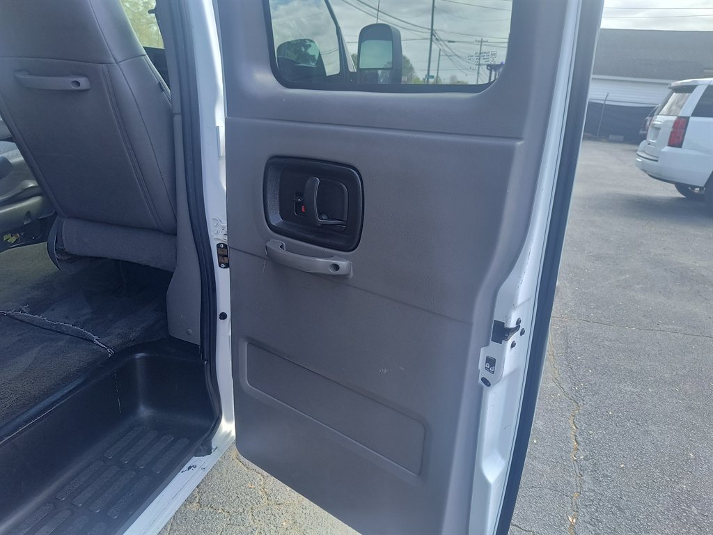 2019 Chevrolet Express Passenger LT - Photo 26