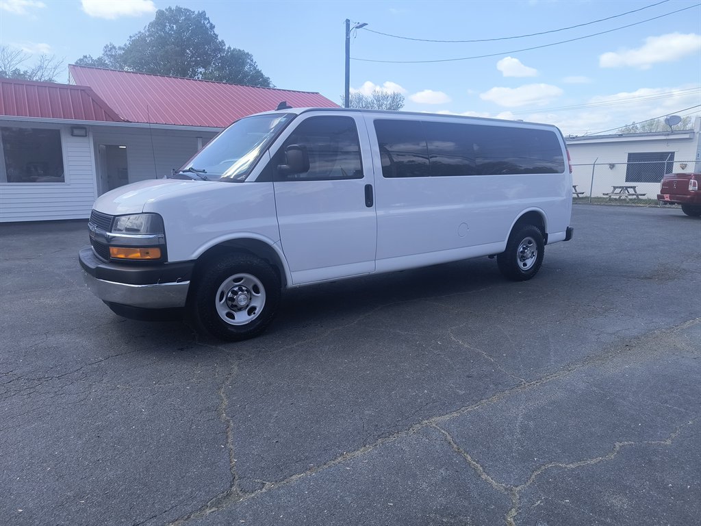 2019 Chevrolet Express Passenger LT