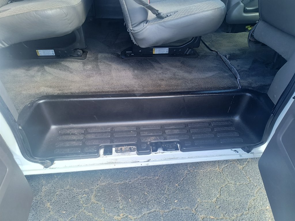 2019 Chevrolet Express Passenger LT - Photo 25