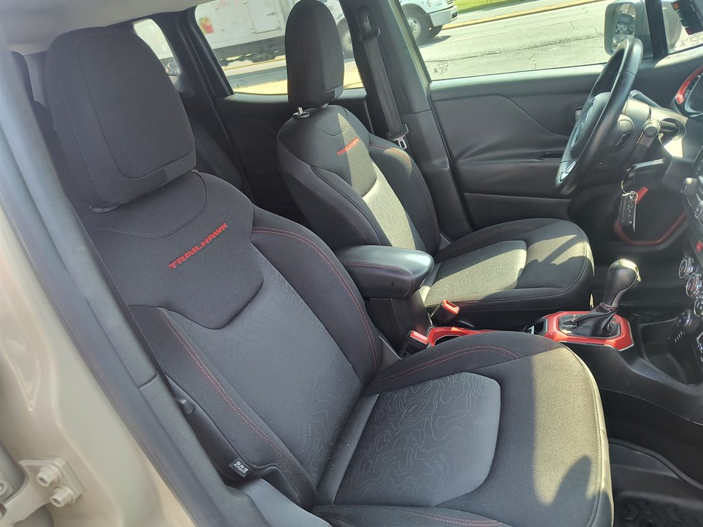 2015 Jeep Renegade Trailhawk - Photo 20
