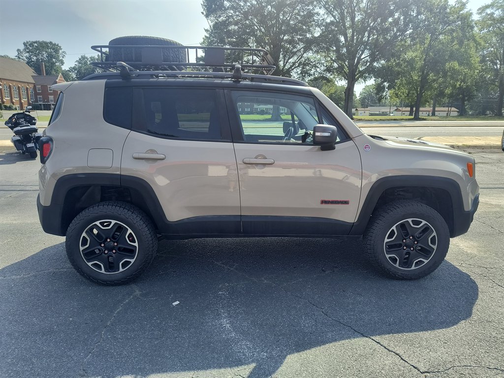 2015 Jeep Renegade Trailhawk - Photo 6