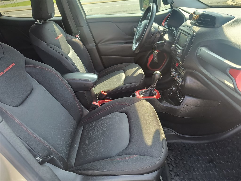 2015 Jeep Renegade Trailhawk - Photo 19