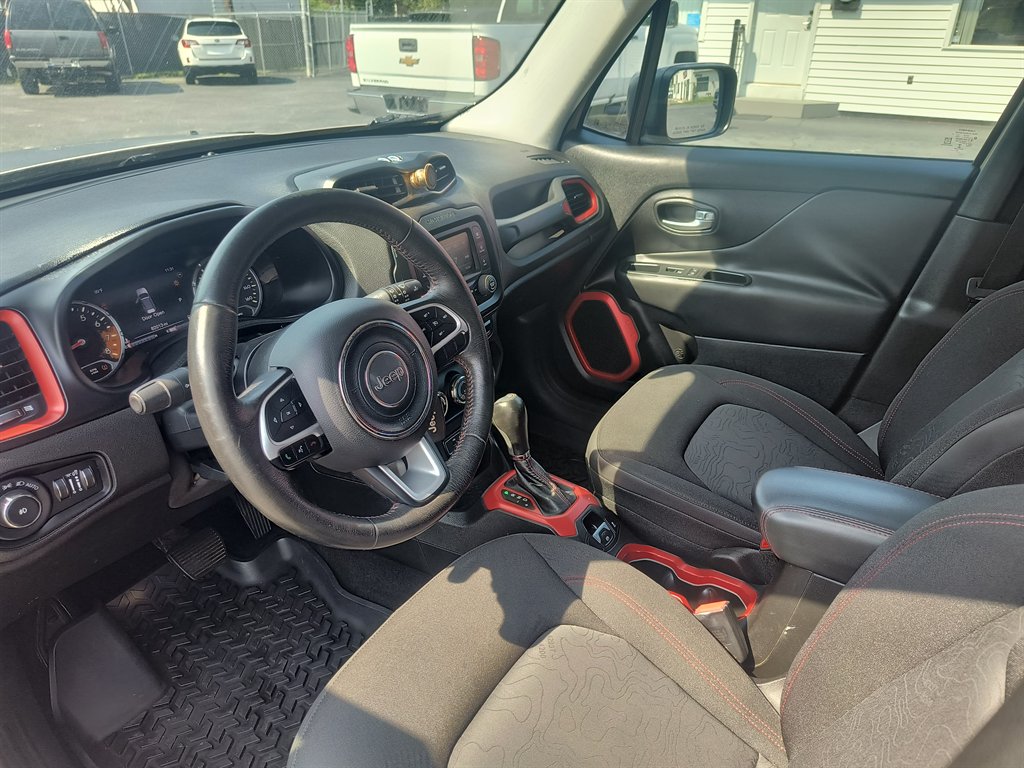 2015 Jeep Renegade Trailhawk - Photo 13