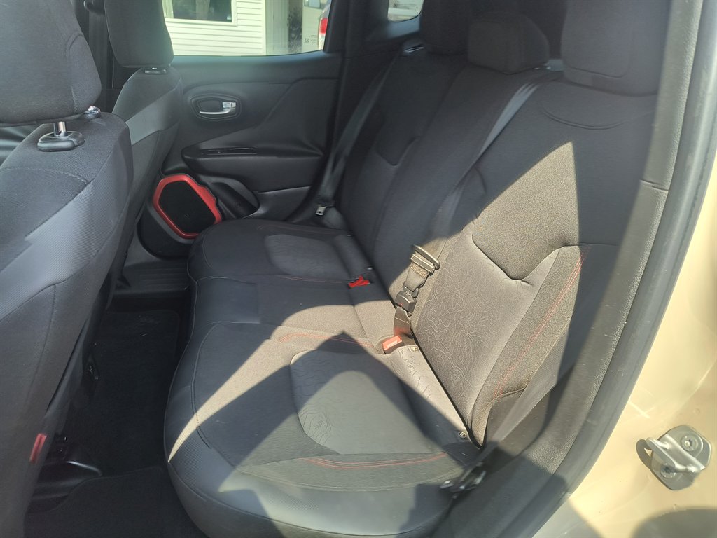 2015 Jeep Renegade Trailhawk - Photo 27