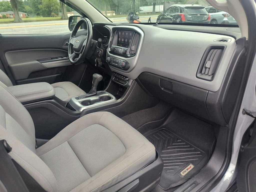 2020 Chevrolet Colorado LT - Photo 19